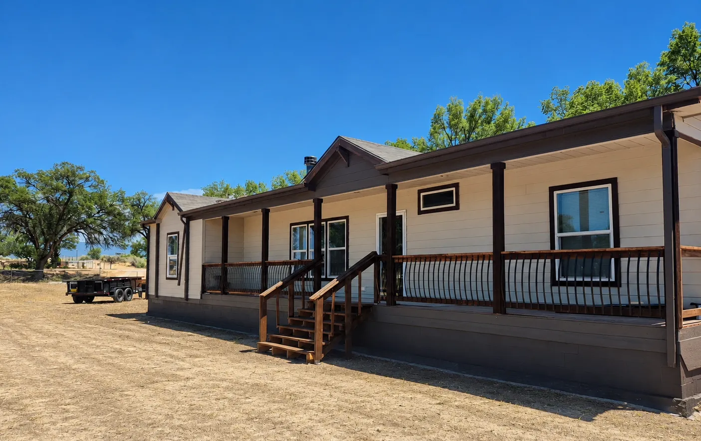 Photo 2 of 13 of home located at 4 Camino Privado Los Lunas, NM 87031