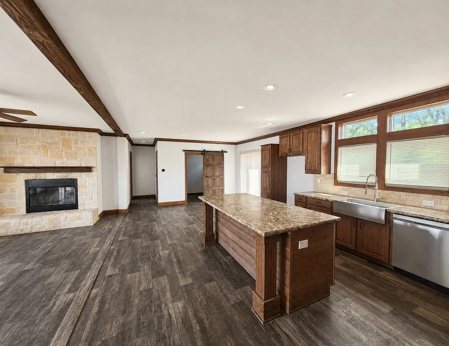 Photo 4 of 13 of home located at 4 Camino Privado Los Lunas, NM 87031