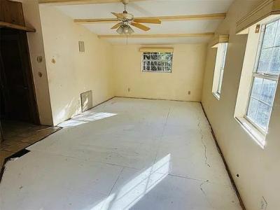Photo 5 of 12 of home located at 9690 Southeast 38 Court Belleview, FL 34420