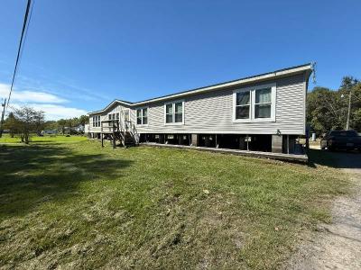 Mobile Home at 9453 Rod Anderson Rd Saint Amant, LA 70774