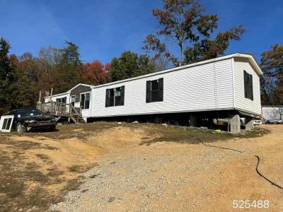 Mobile Home at 144 Gregory Tuttle Rd London, KY 40744