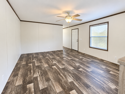 Photo 4 of 24 of home located at 1812 SW 12th #40 Lincoln, NE 68522