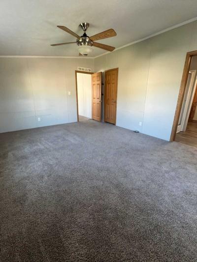 Photo 3 of 12 of home located at 26709 Laramie Flat Rock, MI 48134