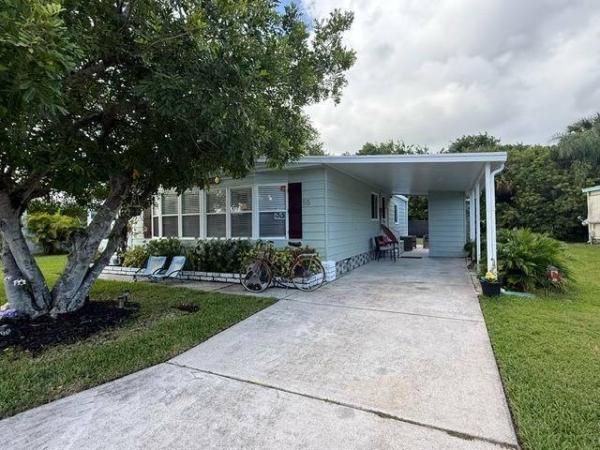 Photo 1 of 2 of home located at 7300 20th Street Lot 55 Vero Beach, FL 32966
