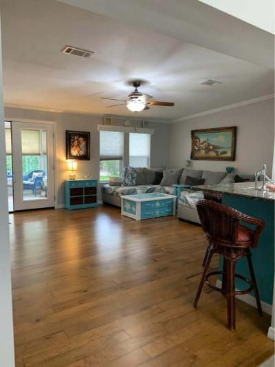 Photo 3 of 7 of home located at 1988 E. Lakeview Drive Sebastian, FL 32958
