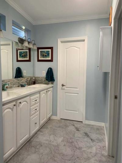 Photo 5 of 7 of home located at 1988 E. Lakeview Drive Sebastian, FL 32958