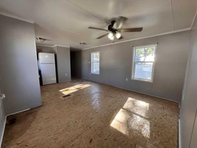 Photo 4 of 7 of home located at 1237 N Us 27 #1B Portland, IN 47371