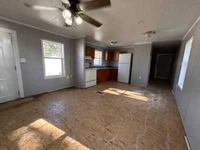 Photo 3 of 7 of home located at 1237 N Us 27 #1B Portland, IN 47371