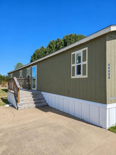 Photo 2 of 10 of home located at 11711 E. 113th Pl. N #21 Owasso, OK 74055