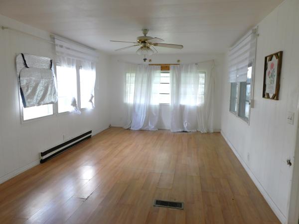Photo 1 of 2 of home located at 6412 Maui Drive Bradenton, FL 34207