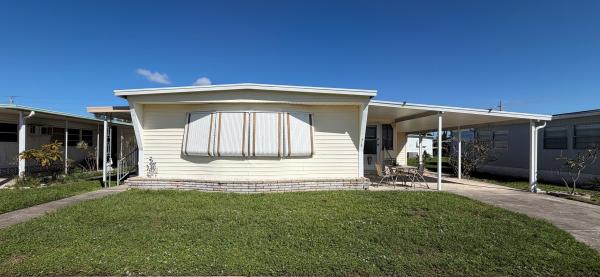 Photo 1 of 2 of home located at 315 Diamond Head Drive Bradenton, FL 34207