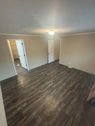 Photo 5 of 11 of home located at 259 Silver Fox Crossing Collinsville, IL 62234