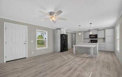 Photo 4 of 10 of home located at 181 Silver Fox Crossing Collinsville, IL 62234