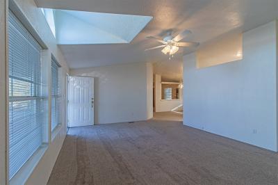 Photo 4 of 31 of home located at 164 Codyerin Dr. Henderson, NV 89147