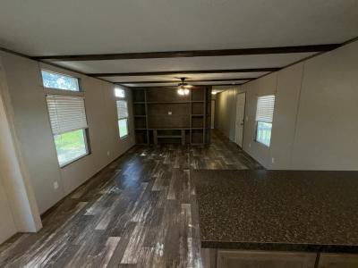 Photo 3 of 11 of home located at 10420 U.s. 31 Lot 433 Tanner, AL 35671