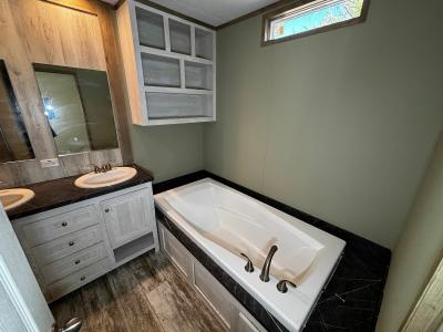 Photo 4 of 11 of home located at 5152 Red Fox Run Tyler, TX 75706