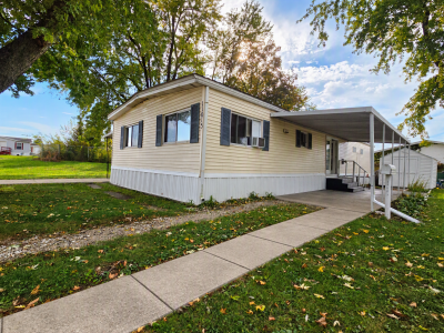 Photo 2 of 19 of home located at 11015 Pomona Street Miamisburg, OH 45342