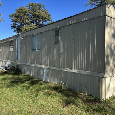 Photo 5 of 11 of home located at 27 Crestwood Drive #0001 Middletown, IN 47356