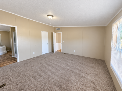 Photo 4 of 6 of home located at 1724 Terrace Drive Morganton, NC 28655