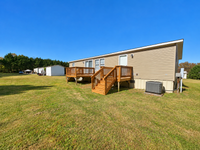 Photo 5 of 6 of home located at 1724 Terrace Drive Morganton, NC 28655