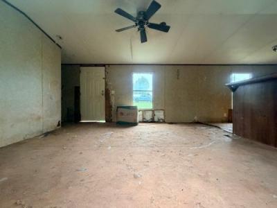 Photo 4 of 14 of home located at 2735 County Street 2798 Chickasha, OK 73018
