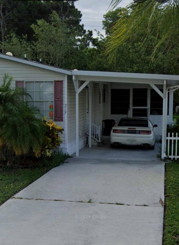 2005  Mobile Home For Sale