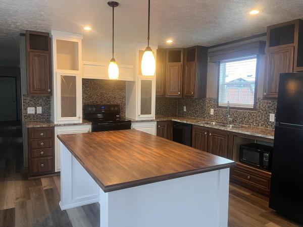 Photo 1 of 2 of home located at 1236 North Oaklane Road Lot 225 Springfield, IL 62707