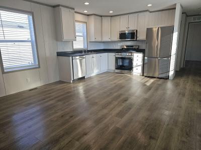 Photo 3 of 12 of home located at 1866 Magnolia Monroe, MI 48161