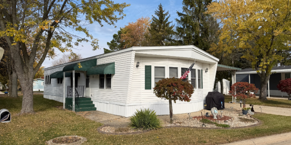 Photo 1 of 2 of home located at 6050 Longmeadow Blvd Saginaw, MI 48603
