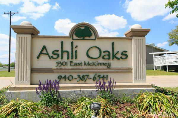 Photo of Ashli Oaks, Denton TX