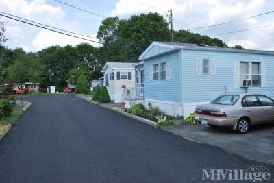 Photo 2 of 3 of park located at 27 Woodward Rd Lincoln, RI 02865