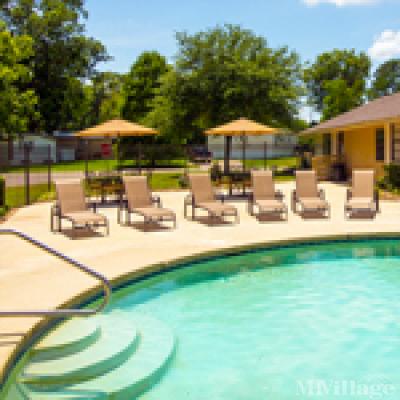 Photo 2 of 12 of park located at 2732 Manchester Drive Baker, LA 70714