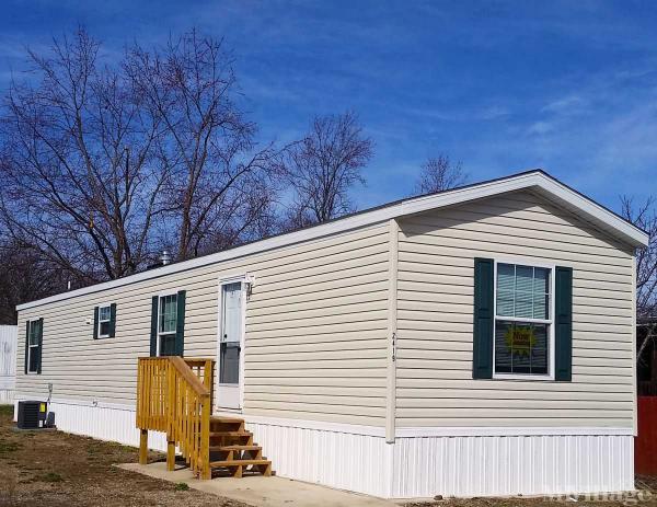 12 Mobile Home Parks in Bloomington, IL | MHVillage