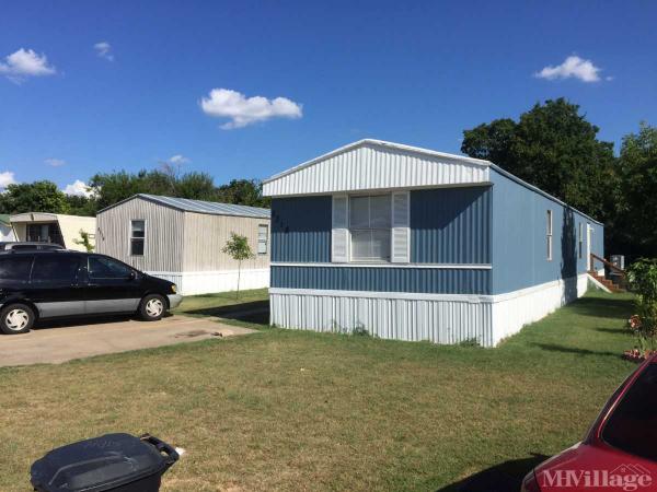 Photo 1 of 1 of park located at 5601 Huddleston Street Haltom City, TX 76137