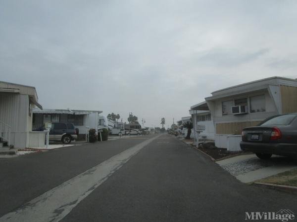 Photo of Rosewood Mobile Home Park, Bellflower CA