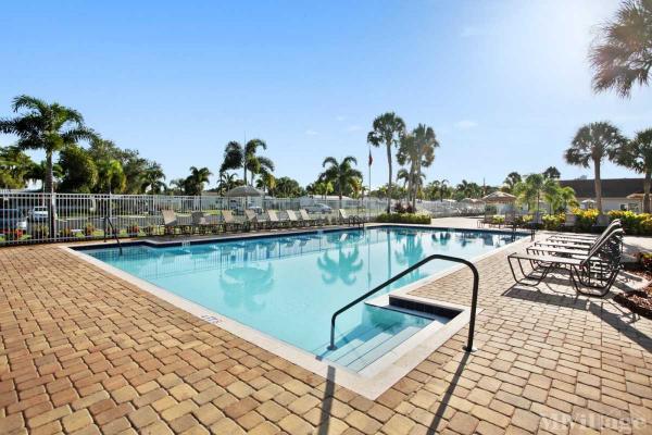 Fountainview Estates Mobile Home Park in Tampa, FL | MHVillage