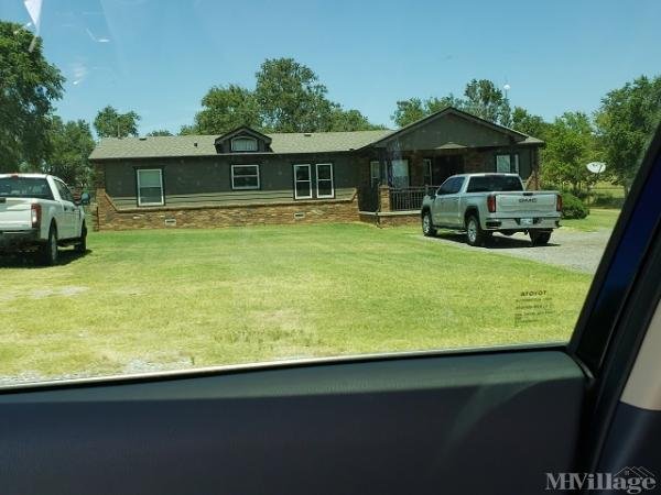 Photo 1 of 2 of park located at 101 B St Arapaho, OK 73620