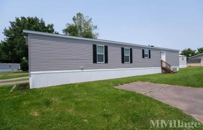 Photo 5 of 20 of park located at 3671 Candlelight Drive Columbus, IN 47203