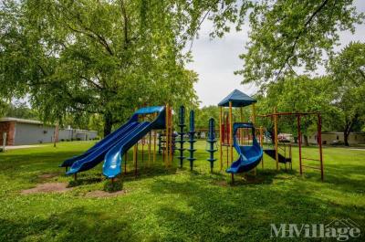 Photo 3 of 25 of park located at 208 N Apple Blossom Peoria, IL 61604