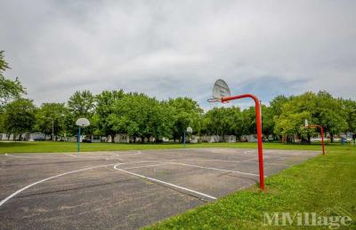 Photo 4 of 25 of park located at 208 N Apple Blossom Peoria, IL 61604