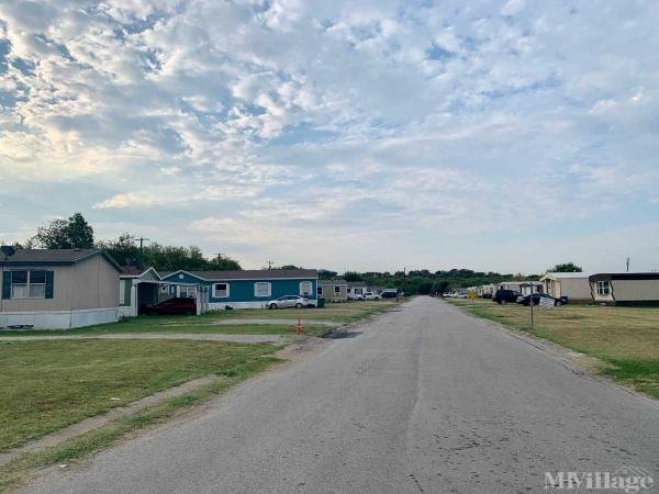 Photo of Country Living Mobile Home Park, Newark TX