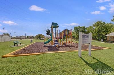 Photo 4 of 18 of park located at 102 Park Row Lane Desoto, TX 75115