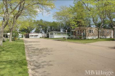 Photo 5 of 27 of park located at 6160 Davis Road Saginaw, MI 48604