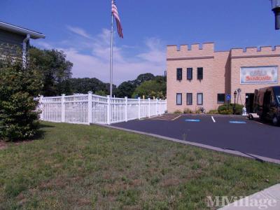 Photo 4 of 25 of park located at 11 Drawbridge Lane Attleboro, MA 02703