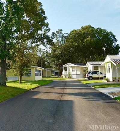 Hickory Hills Manor Mobile Home Park in Lakeland, FL | MHVillage