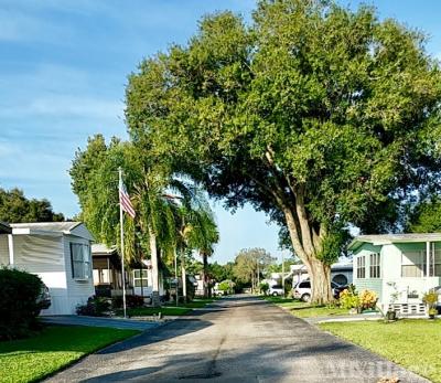 Hickory Hills Manor Mobile Home Park in Lakeland, FL | MHVillage