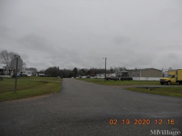 Photo 1 of 2 of park located at 5046 Oak Tree Rd Wetumpka, AL 36054