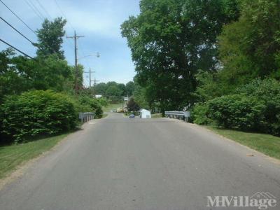 Shadow Lake Village Mobile Home Park in Mason, OH | MHVillage