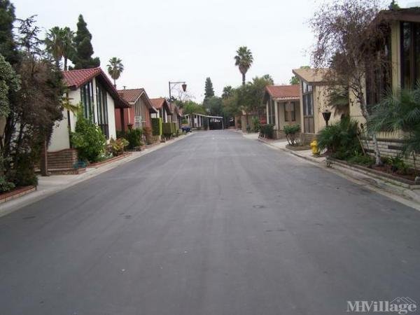 Photo of Los Robles Mobile Home Estates, Westminster CA