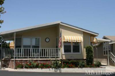 Friendly Village of Simi Mobile Home Park in Simi Valley, CA | MHVillage